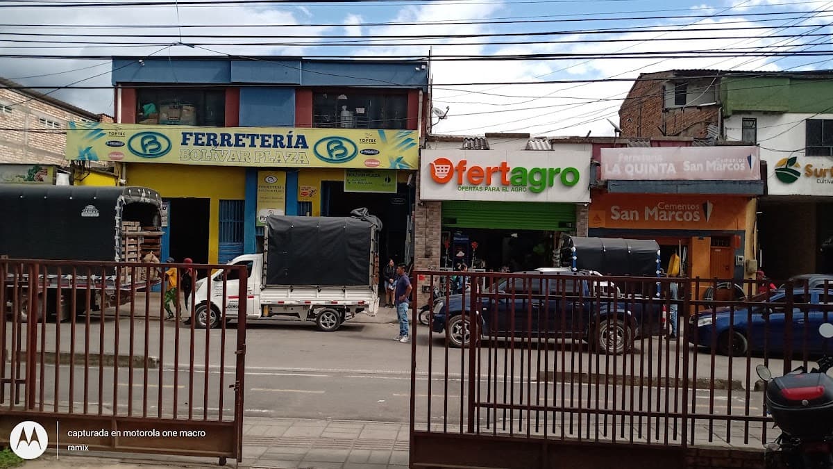 Ferretería Bolivar Plaza