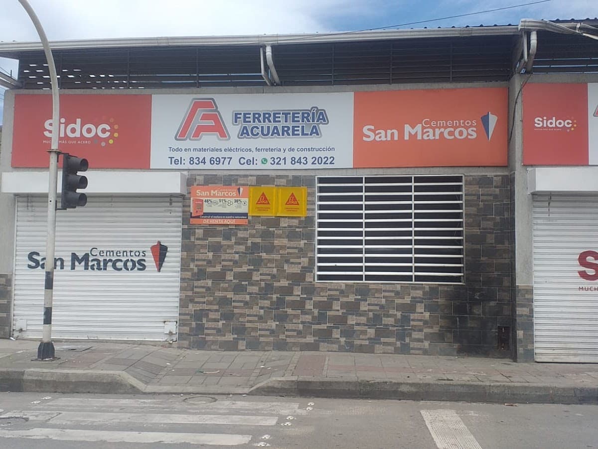 Ferretería Bolivar Plaza — foto