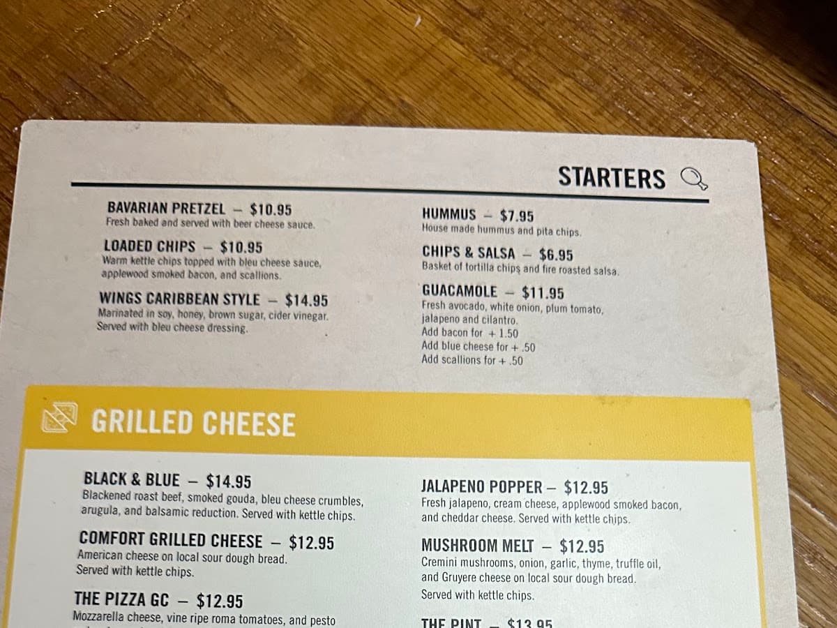 The Pint and Brew/Green Bench Brewing Taproom — foto
