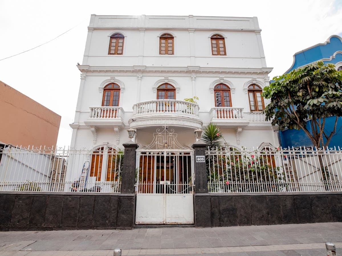 Econunay Hostels