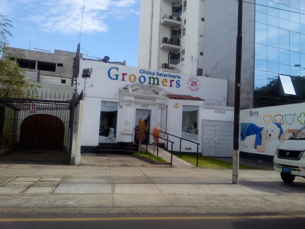 Clinica Veterinaria Groomers Sede Av. Benavides