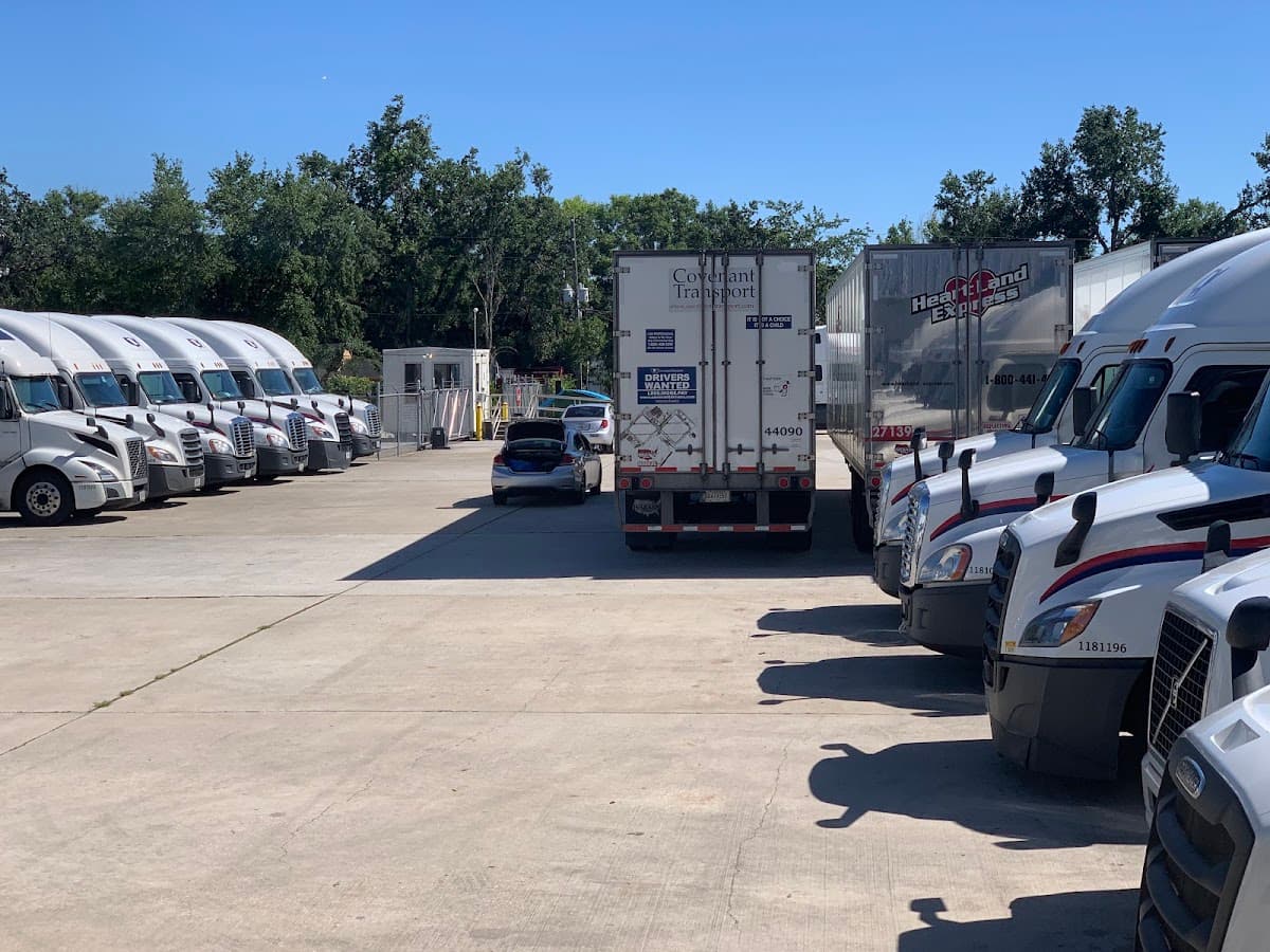 Fastex Logistics Inc / Flatbed - Stepdeck - Conestoga - RGN - Reefer — foto