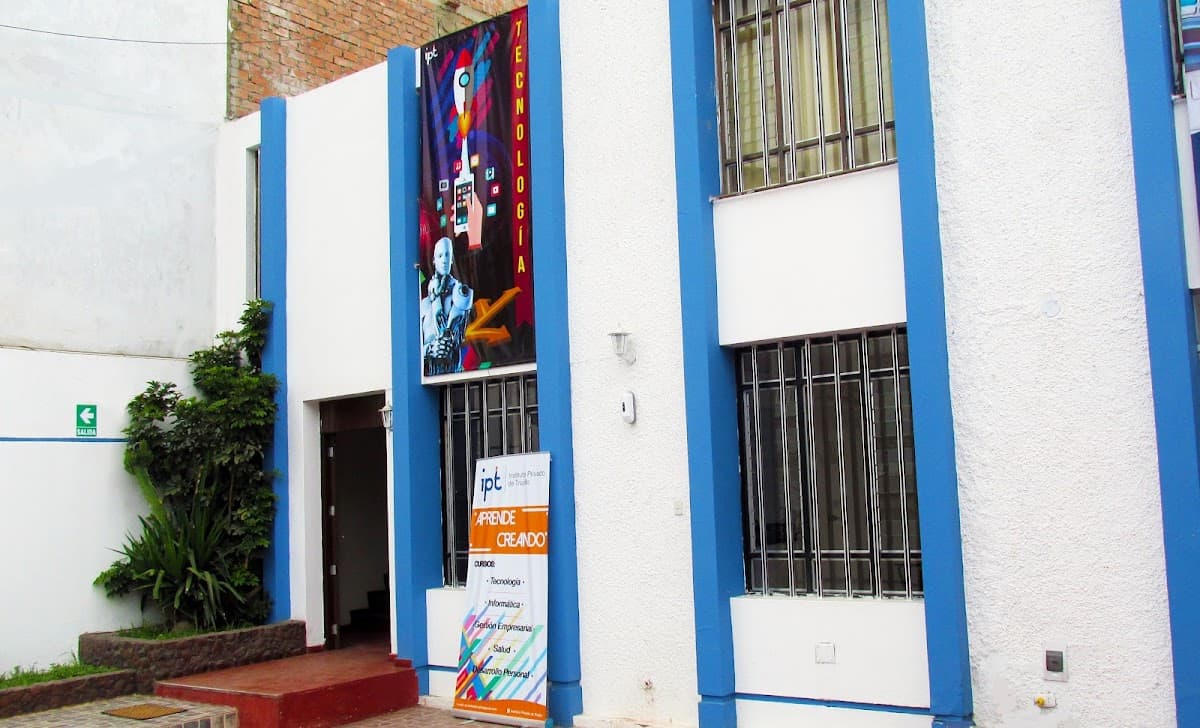Instituto Privado de Trujillo — foto