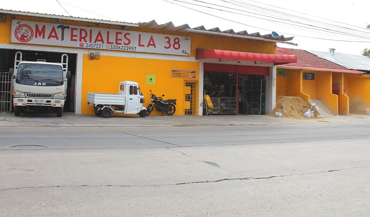 Ferreteria Rueda Materiales La 38 — foto