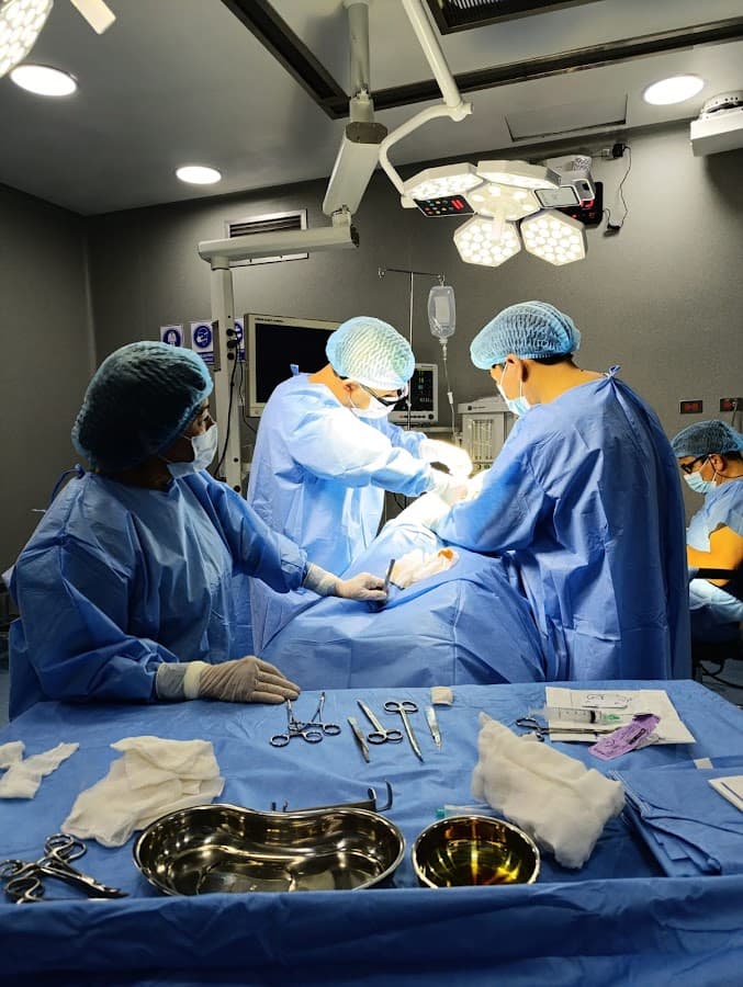 Dr. Edson Perrin, Cirujano general - Cirujano de Colon, recto y ano