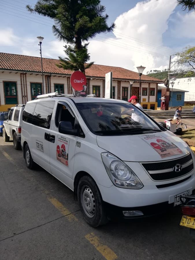 LET and Services S.A.S. logística eventos y transporte — foto