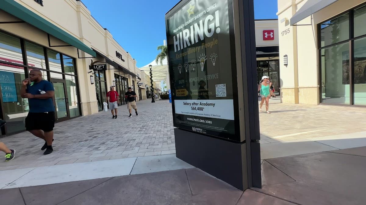 Tanger Outlets West Palm Beach — foto