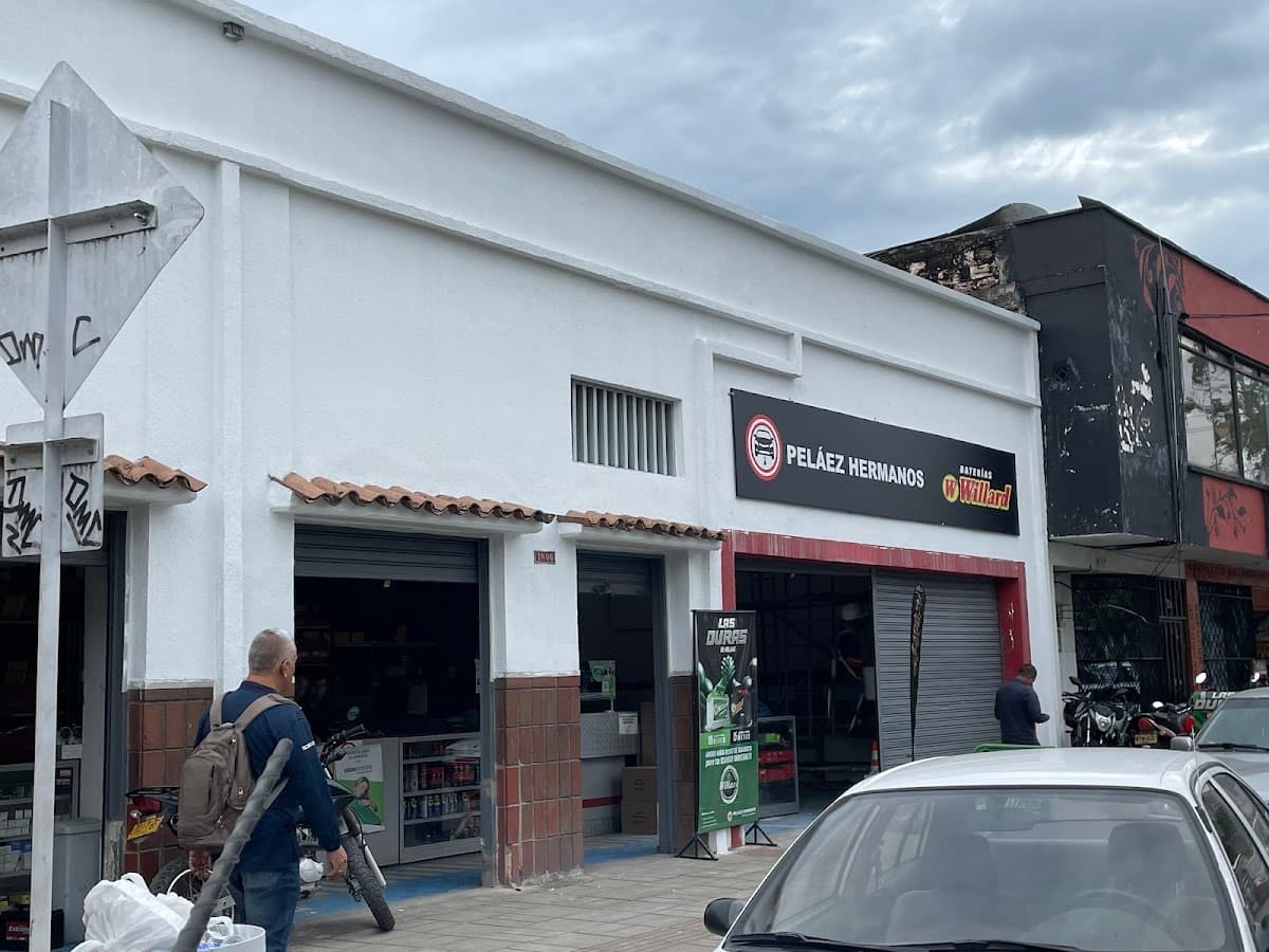 Peláez Hermanos