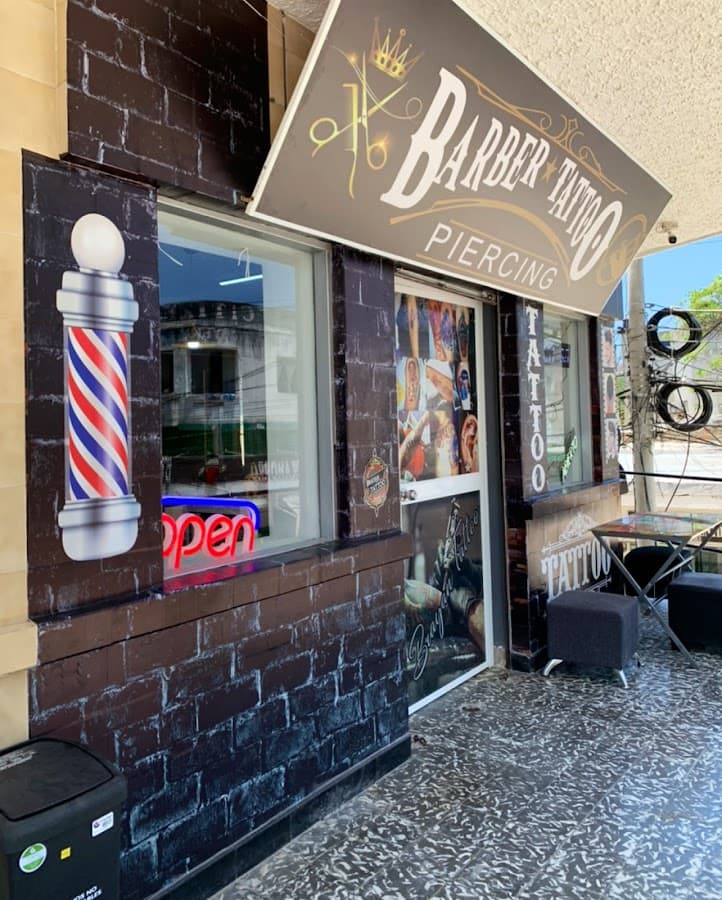 Tattoo piercing barber Brayan santa marta — foto