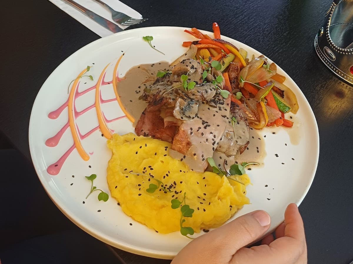 Empireo Gastrobar — foto