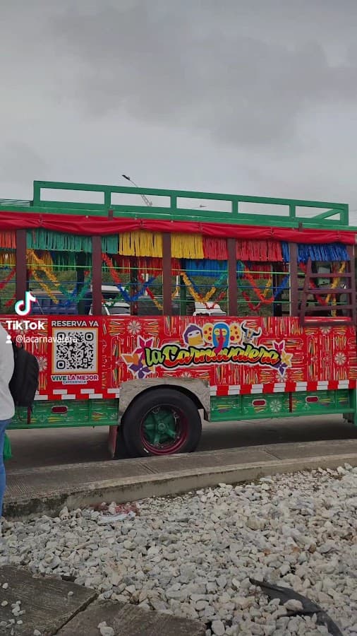 Chiva rumbera Barranquilla - La Carnavalera — foto