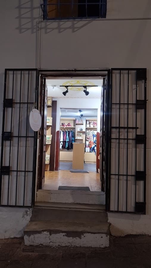 "SouLife Andes Fashion" Artesanías Store Cusco