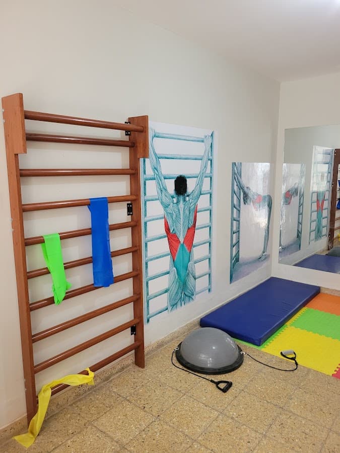 REHABILITEC - Centro Médico Especializado en Terapia Física