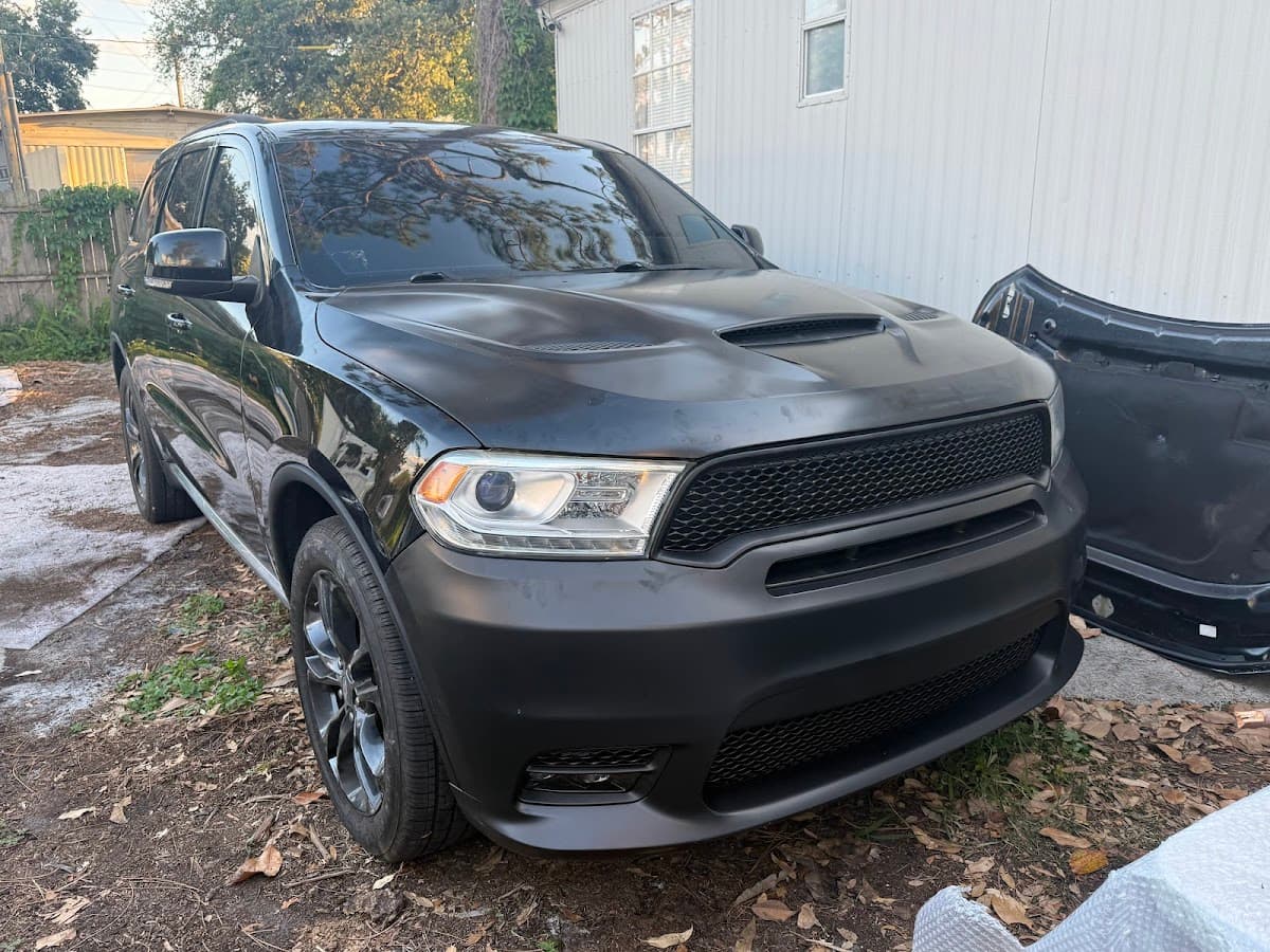 BLACK DIAMONDS AUTO PARTS — foto