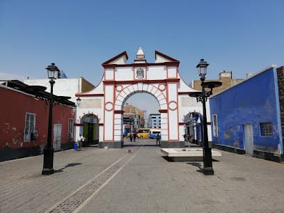 Portada de la Sierra ( Resto de La Antigua Muralla de Trujillo )