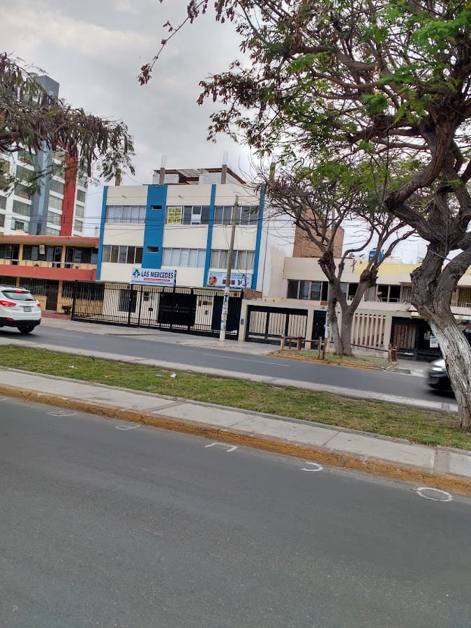 Clínica las Mercedes — foto