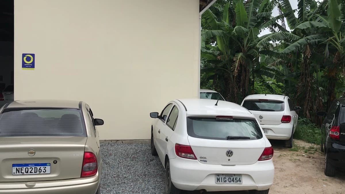 J 1 Automotive — foto