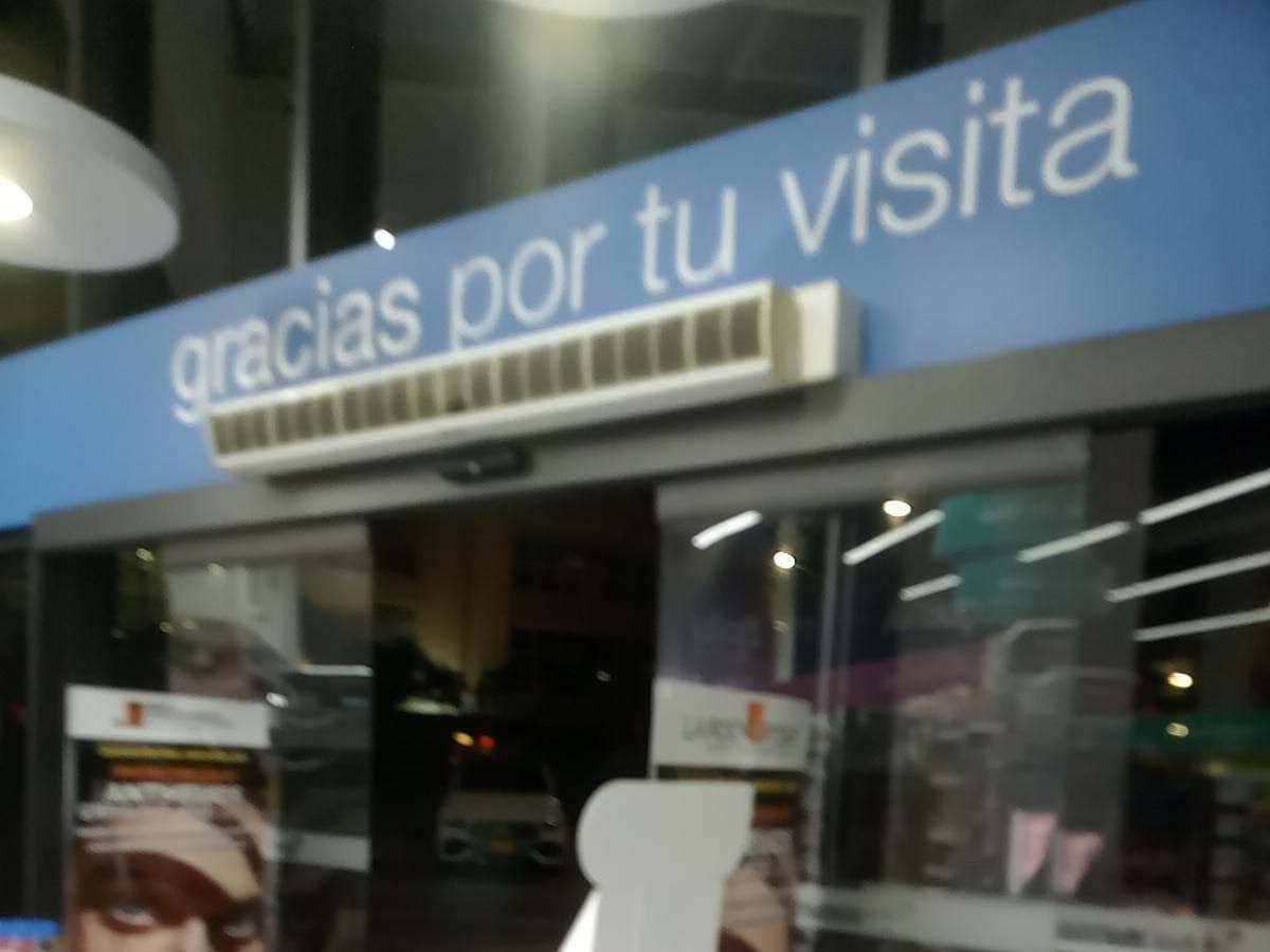 Droguerías Farmavida — foto