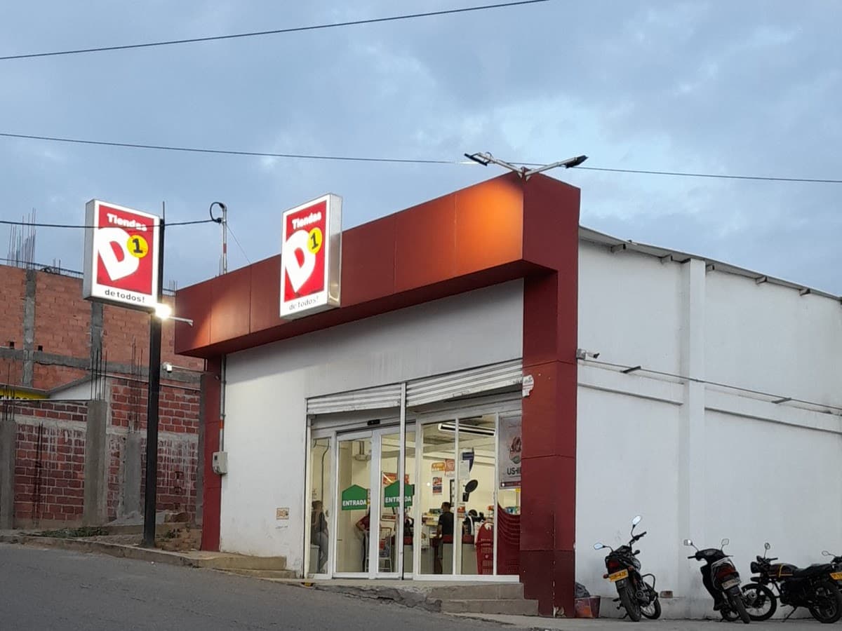 Tienda D1 — foto