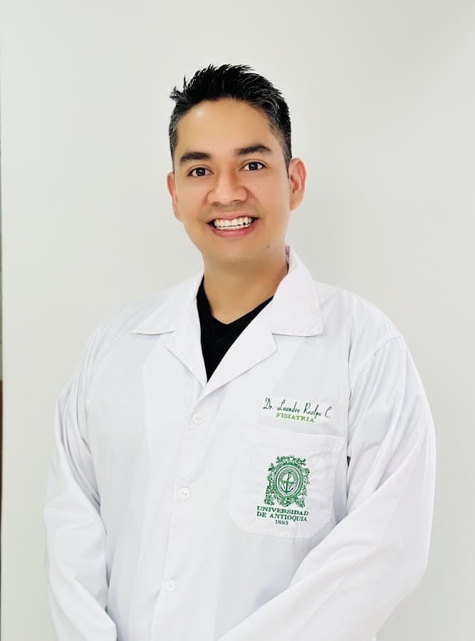 Dr. Leandro Realpe – Médico Especialista en Fisiatría — foto