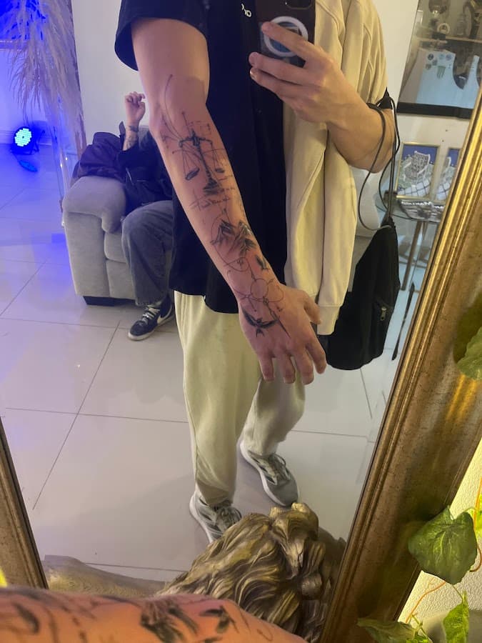 PALM TATTOO STUDIO — foto