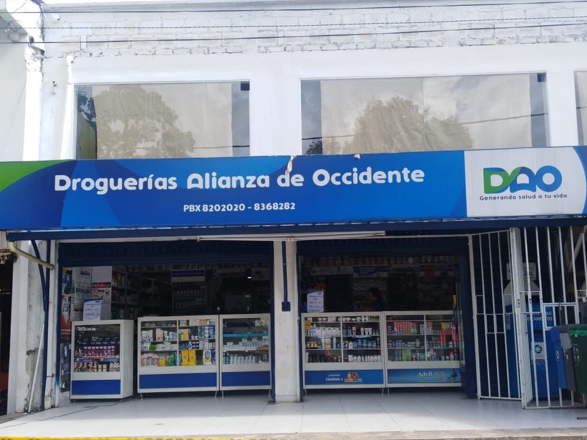 Droguería y licores la 15 Plus — foto