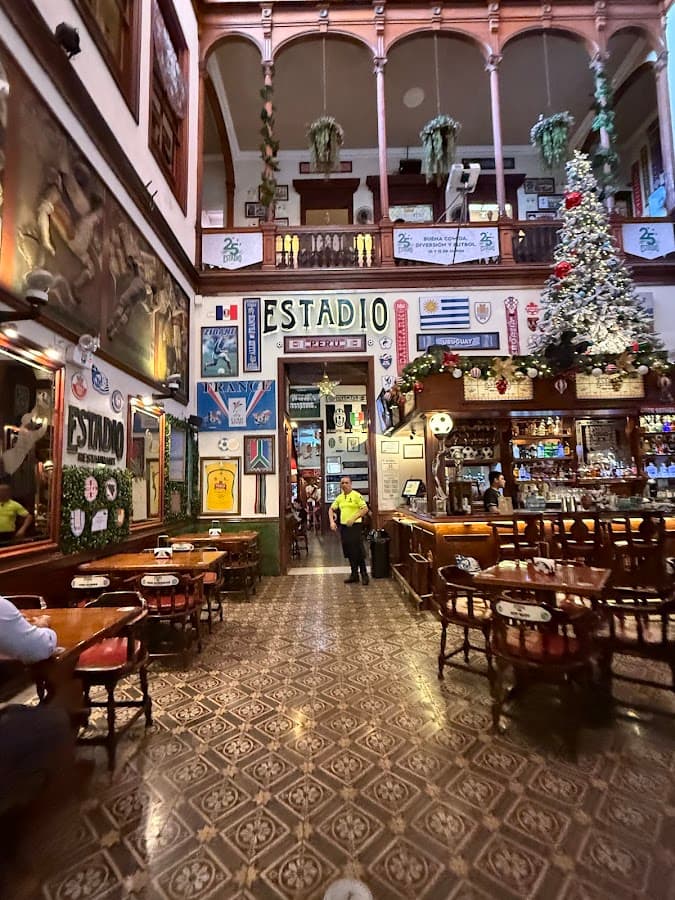 Estadio F. C., Restaurant - Bar
