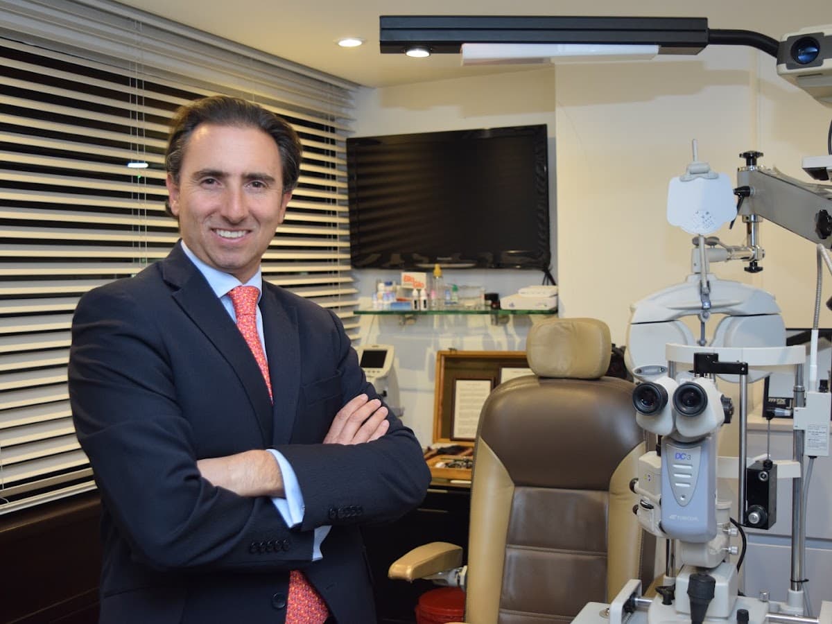Dr. Andrés Márquez Oftalmólogo — foto