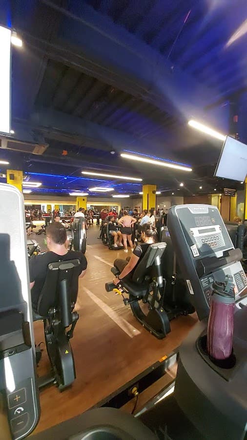 Smart Fit - Plaza Los Robles — foto