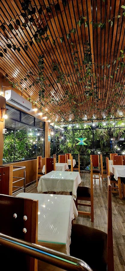 Mango's Carnes y vinos — foto