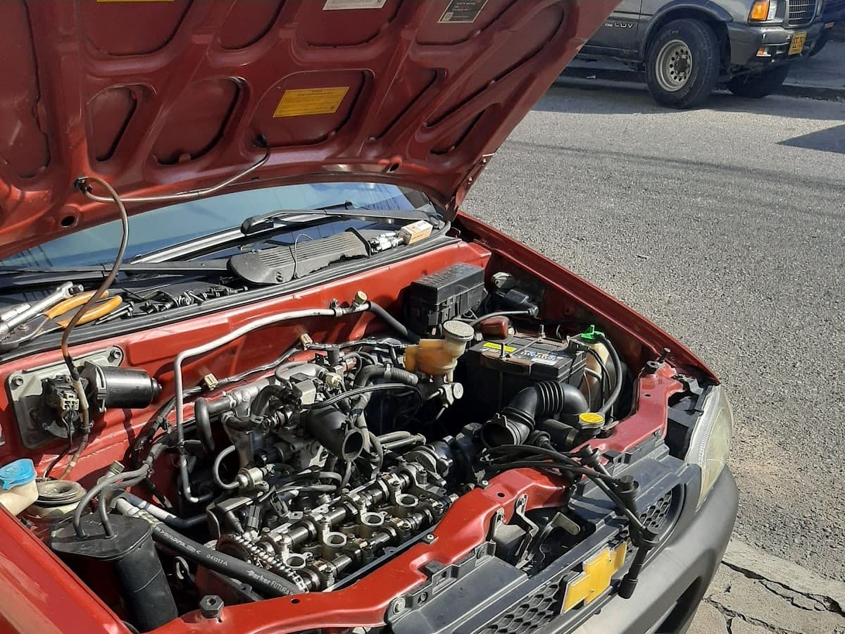 Taller de Mecánica en Bucaramanga SAI Automotriz Mecánico — foto
