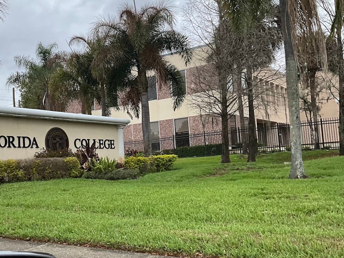 Florida College Academy — foto