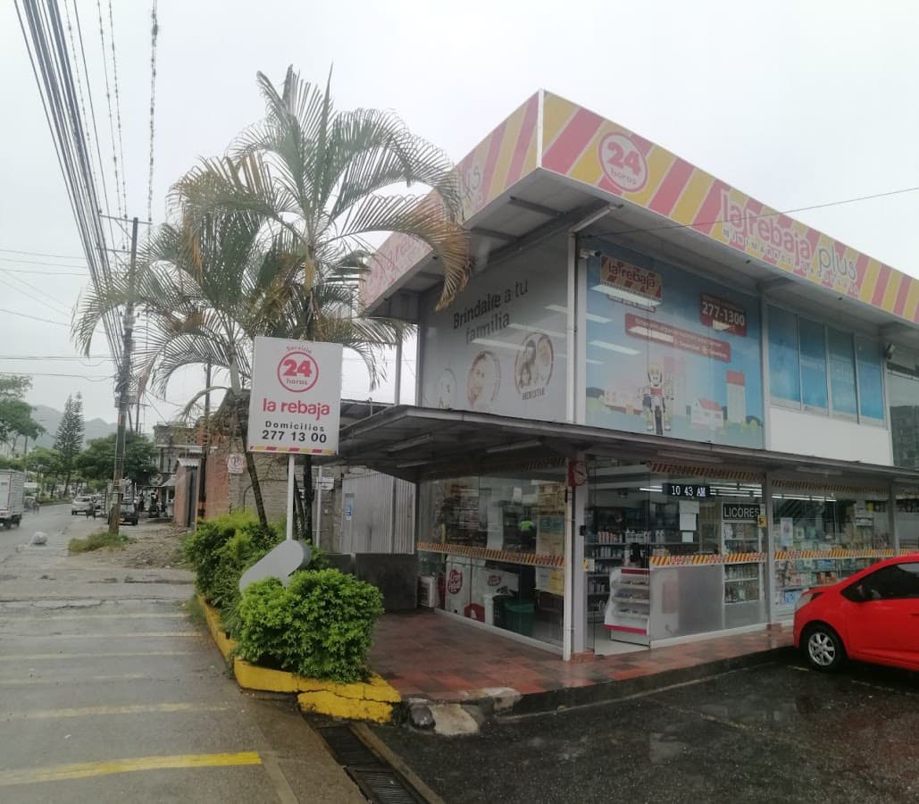 la rebaja Plus No. 14 DROGUERIA Y MINIMARKET Ricaurte Ibague — foto