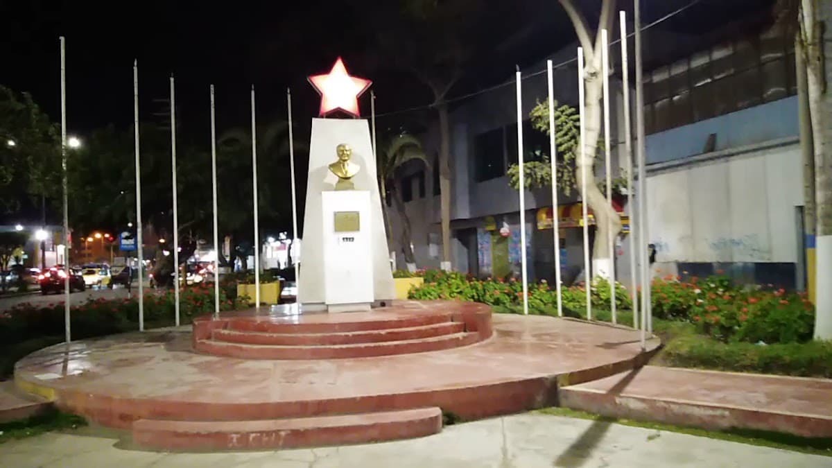 Parque de las Banderas Chiclayo — foto