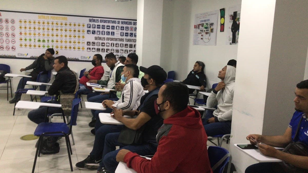 ELITE CENTRO DE ENSEÑANZA AUTOMOVILISTICA BARRANQUILLA — foto