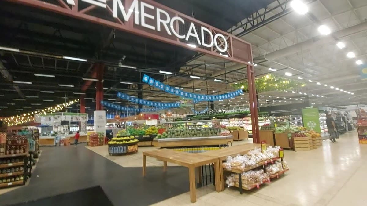 ÉXITO SAN PEDRO PLAZA — foto