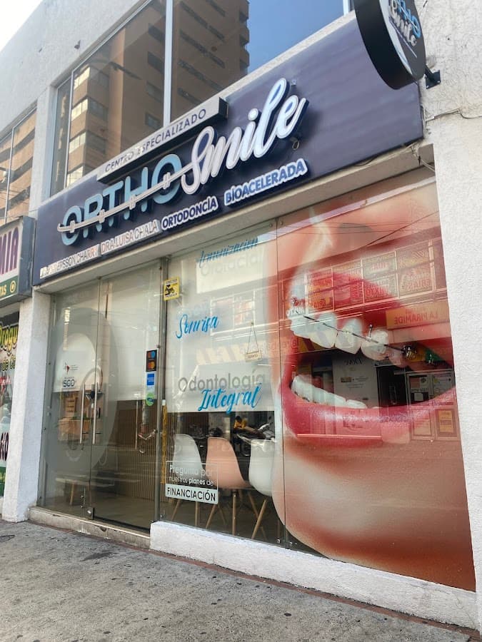 ORTHOSMILE Dr. Andersson Charry- Dra. Luisa Chala
