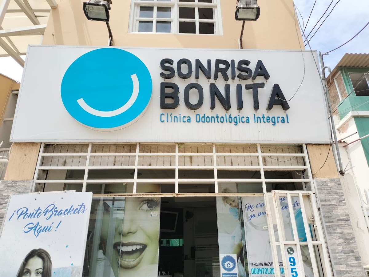 Clínica Dental Sonrisa Bonita - Ortodoncia e Implantes Dentales