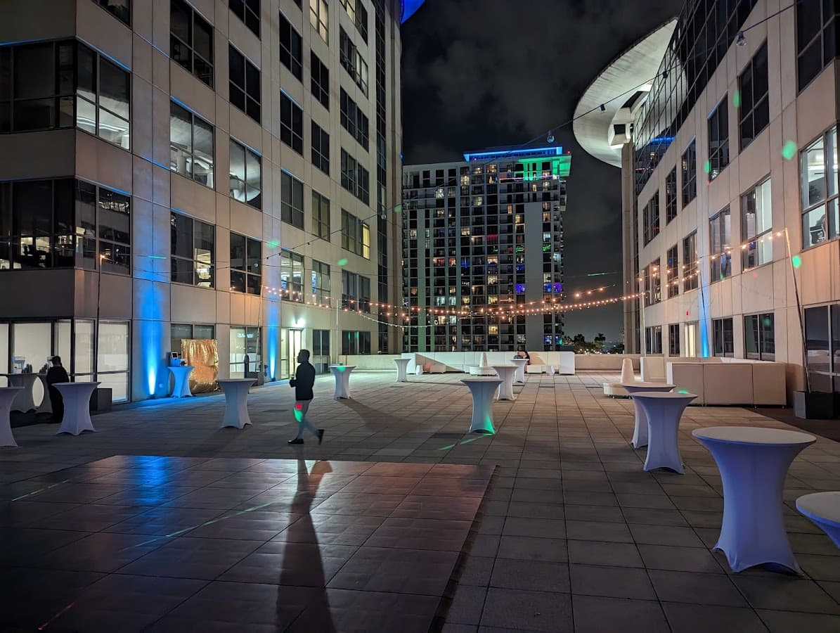 aVenue Event Group — foto