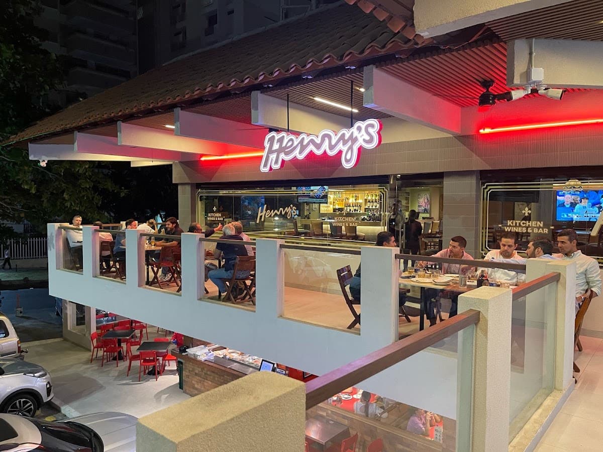 Henry's - Restaurante Vinos Bar