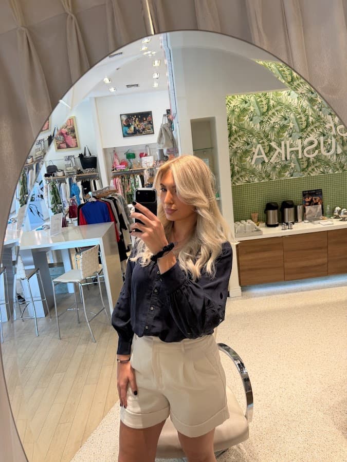 Hakan Aydin at Anushka Spa & Salon — foto