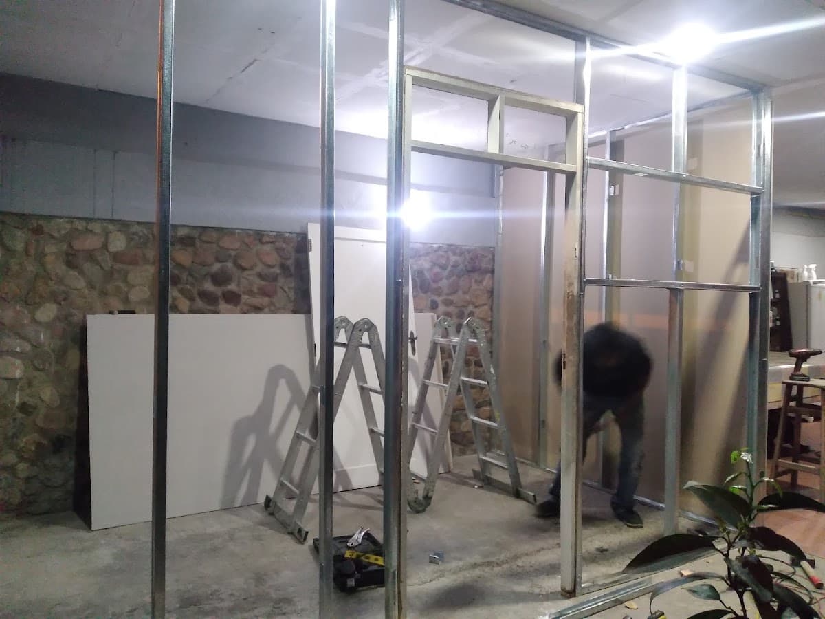 Servicios PARRAGUI, electricidad y plomeria — foto