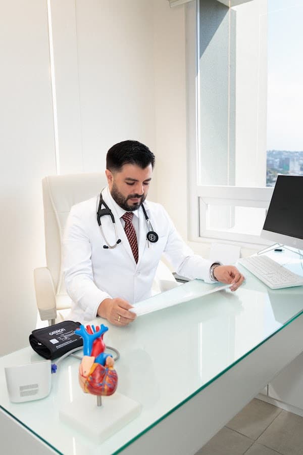 Dr. Fabián Vázquez Cardiologo Guayaquil