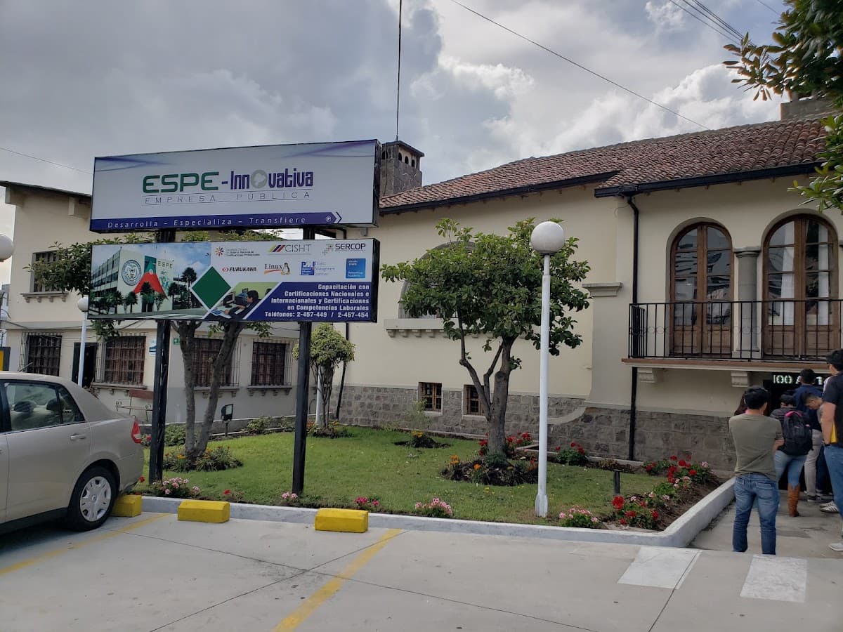 Instituto Académico de Idiomas - UCE — foto