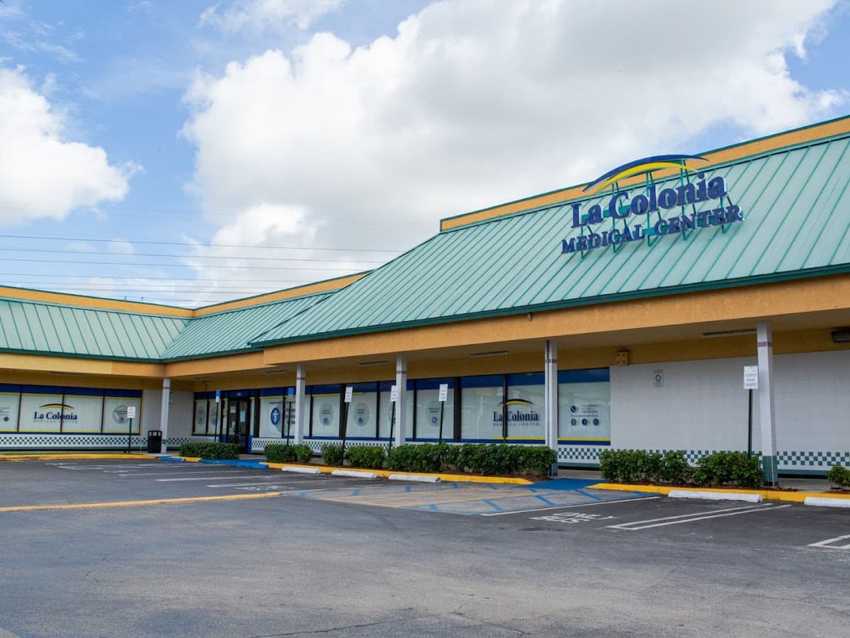 La Colonia Medical Centers — foto