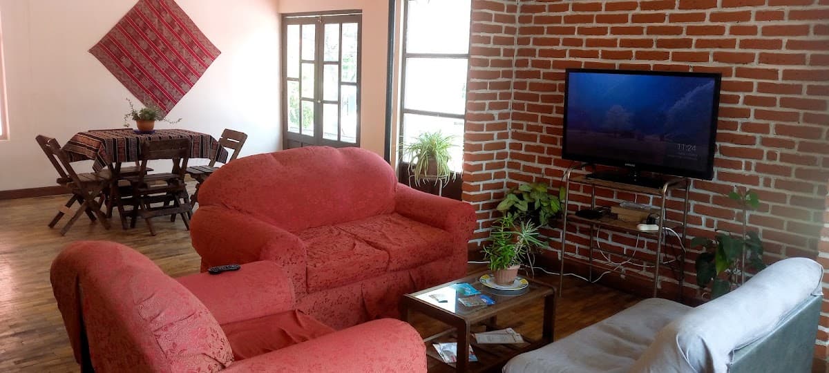 La Otra Casita Feliz / Garaje — foto