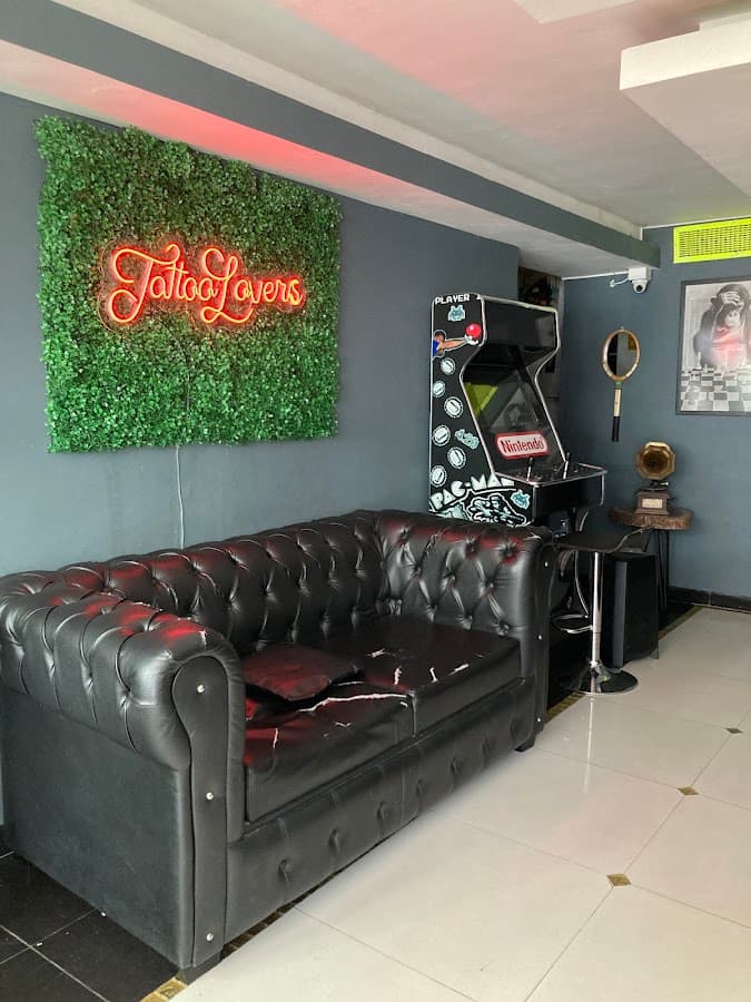 URUETATTOO STUDIO