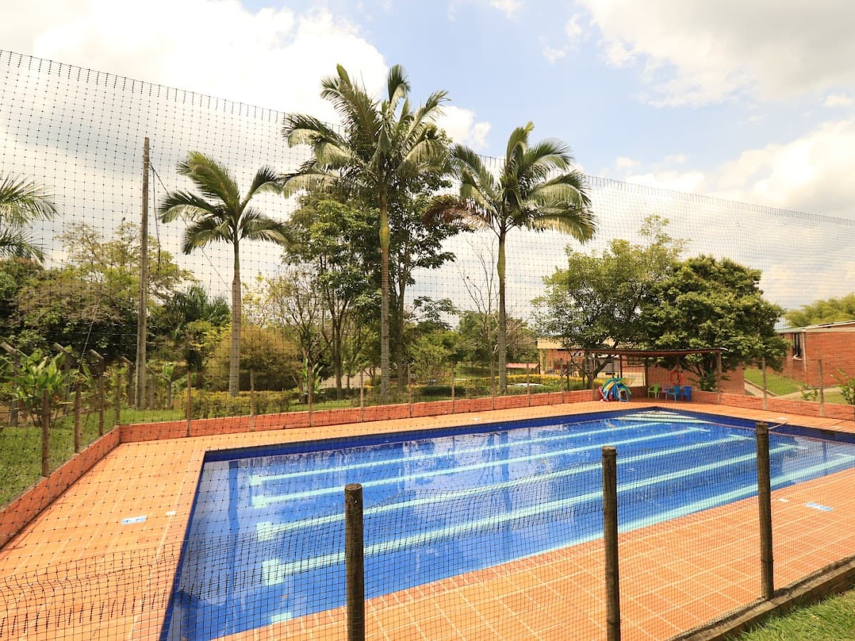 Hillside International School — foto