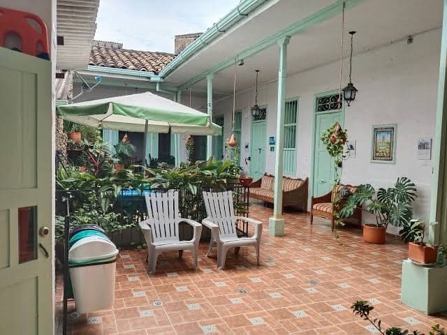 Sandalio Hostal