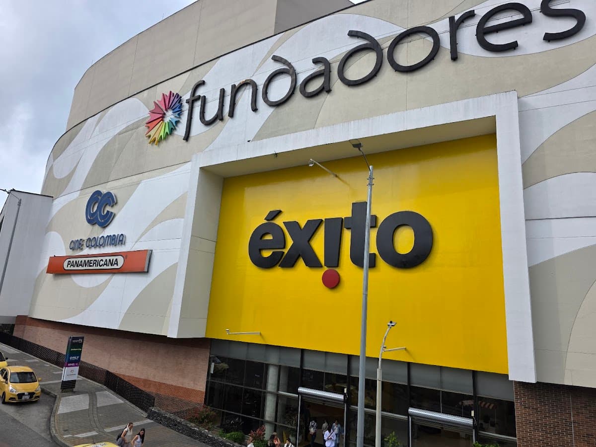 Éxito Manizales - Fundadores
